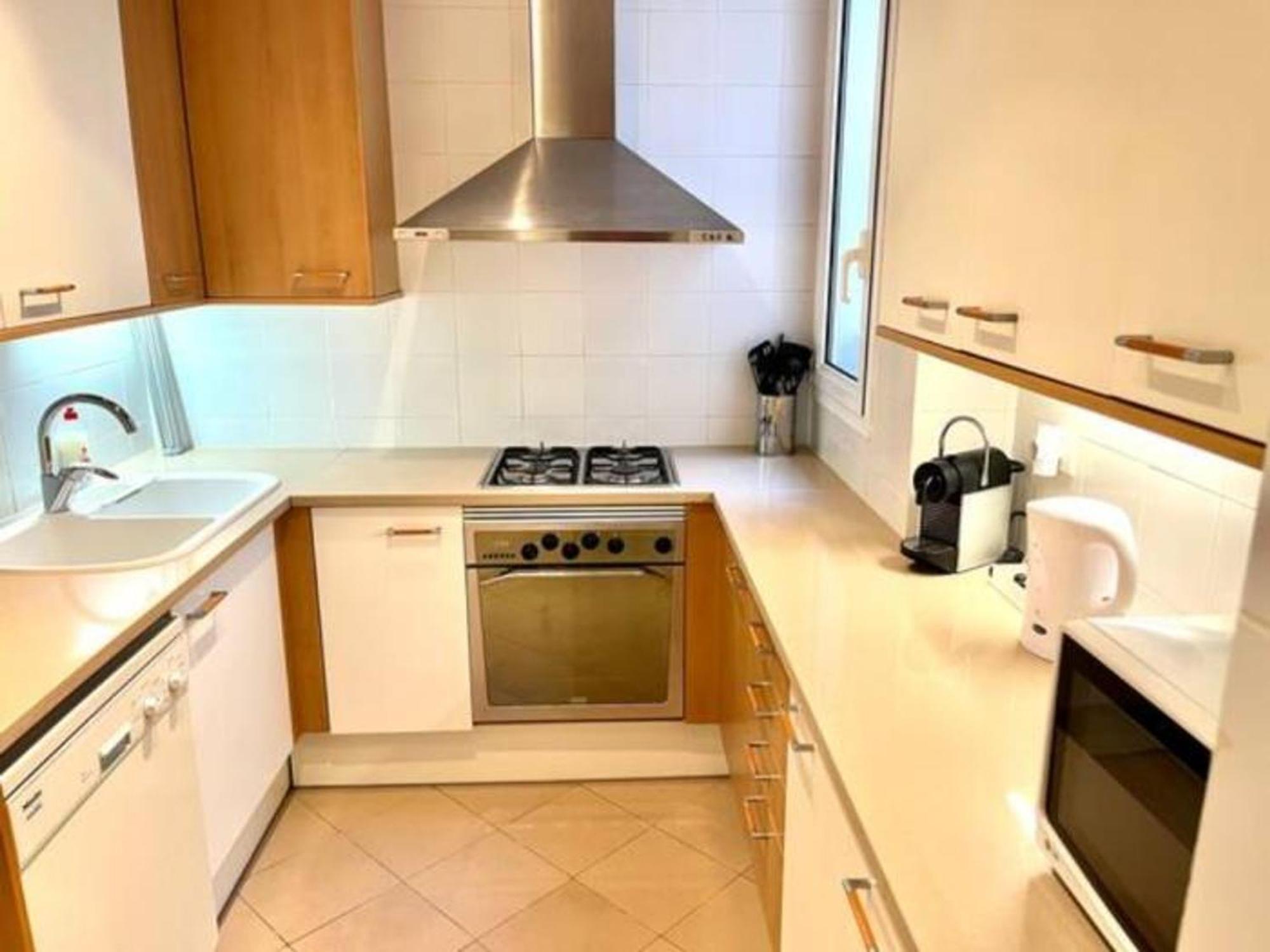 Con 2 Dormitorios, Elegante Y Centrico En Rambla Catalunya - Es-341-2 Appartement